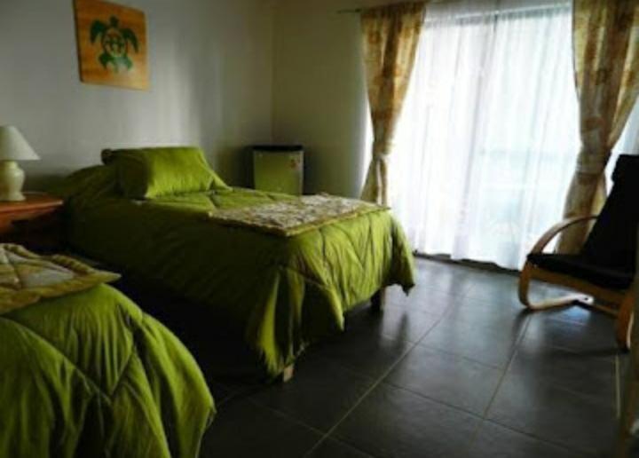 הנגה רואה Hostal Tu'U Koihu מראה חיצוני תמונה