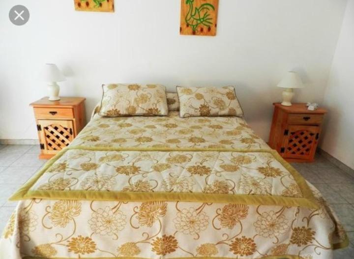 הנגה רואה Hostal Tu'U Koihu מראה חיצוני תמונה